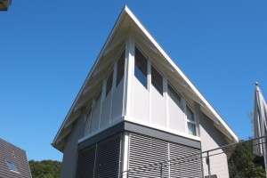 Schrägrollladen: Die smarte Lösung für Fenster mit Winkel - Bild: schanz.de Schrägrollladen: Die smarte Lösung für Fenster mit Winkel - Bild: schanz.de