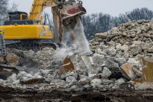 Verwertung bezieht sich auf den Prozess der Wiederaufbereitung und Wiederverwendung von Materialien, um Ressourcen zu schonen und die Umweltbelastung zu verringern.