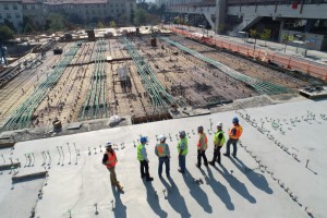 Das Wohnungsbau-Beschleunigungsgesetz ist eine spezielle Gesetzesinitiative, die darauf abzielt, den Bau von Wohnungen in Deutschland durch verkürzte Genehmigungsverfahren, vereinfachte Planungsprozesse und gezielte Fördermaßnahmen zu beschleunigen.