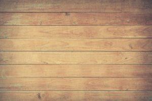 WPC steht für Wood-Plastic-Composite und bezeichnet einen Verbundwerkstoff aus Holzfasern und Kunststoff.