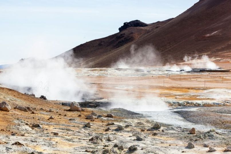 Die Außentemperatur bezieht sich auf die Temperatur der Umgebungsluft außerhalb von Gebäuden oder geschlossenen Räumen. Die Außentemperatur bezieht sich auf die Temperatur der Umgebungsluft außerhalb von Gebäuden oder geschlossenen Räumen.
