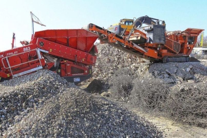 Bauschutt umfasst alle Materialien, die bei Abbruch- und Abrissarbeiten anfallen. Bauschutt umfasst alle Materialien, die bei Abbruch- und Abrissarbeiten anfallen.