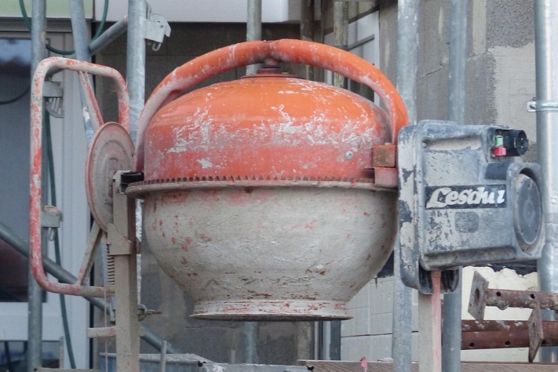 Ein Betonmischer ist eine Maschine, die speziell zur Herstellung homogener Beton- oder Mörtelmischungen entwickelt wurde.