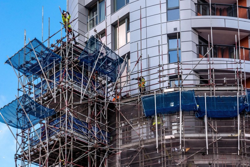 Die Gerüstplanung beschreibt die detaillierte Vorbereitung und Konzeption der Gerüsterrichtung für ein Bauprojekt.