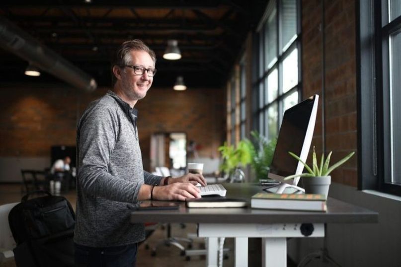 Ein Konfigurator ist ein Software-Tool, das es dem Benutzer ermöglicht, ein Produkt individuell zu gestalten und anzupassen, bevor es bestellt oder produziert wird. Ein Konfigurator ist ein Software-Tool, das es dem Benutzer ermöglicht, ein Produkt individuell zu gestalten und anzupassen, bevor es bestellt oder produziert wird.