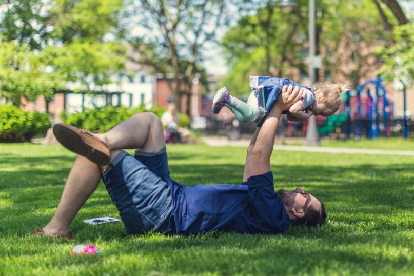 Eine Rasenart bezeichnet eine spezifische Kategorie oder Variante von Rasen, die sich durch bestimmte Eigenschaften, Zusammensetzung oder Verwendungszweck auszeichnet.