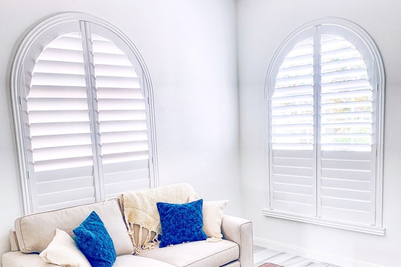 Ein Rollladengurt ist ein flexibles Band, meist aus Kunststoff, Gewebe oder Kombinationen, das zur mechanischen Bedienung von Rollläden dient.