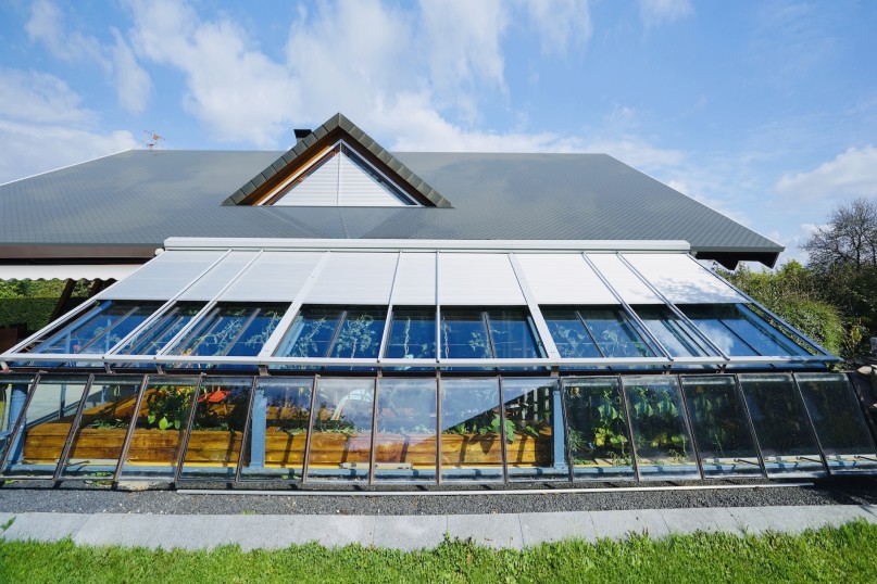 Ohne Beschattung kann die Temperatur im Wintergarten schnell auf 50°C und mehr ansteigen