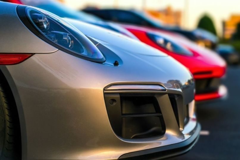 Eine Schwingung bezeichnet eine periodische Bewegung um eine Ruhelage.