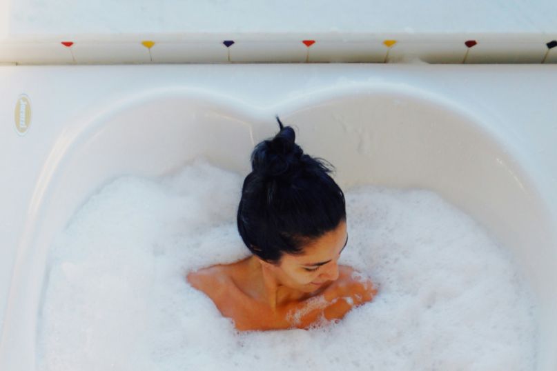 Ein Spa-Bereich ist ein speziell gestalteter Bereich in Hotels, Fitnesszentren oder Wellnessanlagen, der darauf ausgerichtet ist, Entspannung und Wohlbefinden zu fördern. Ein Spa-Bereich ist ein speziell gestalteter Bereich in Hotels, Fitnesszentren oder Wellnessanlagen, der darauf ausgerichtet ist, Entspannung und Wohlbefinden zu fördern.
