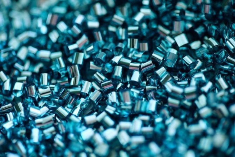 Substanz bezieht sich im allgemeinen Sinne auf die physische Beschaffenheit, das Material oder den Stoff, aus dem etwas besteht.